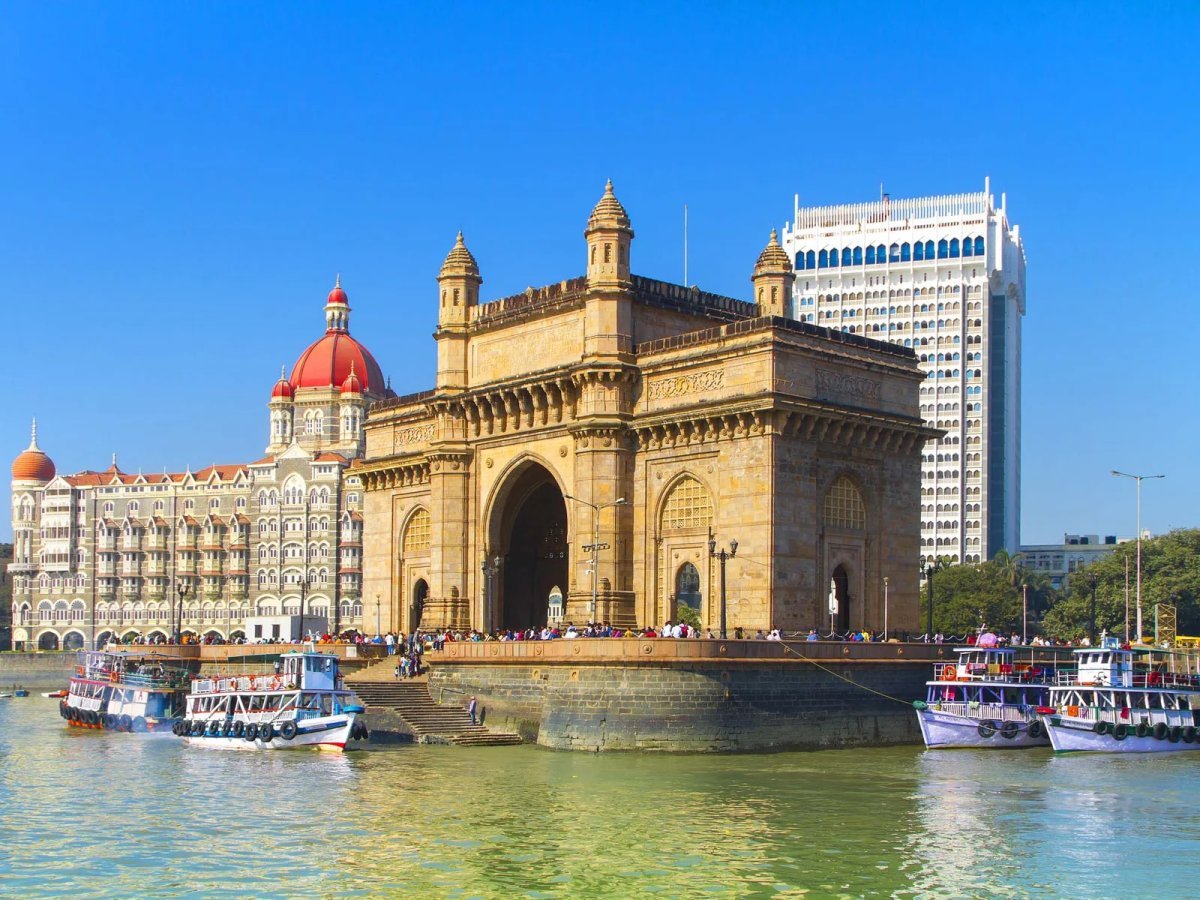 The Indian Sojourn: A Regal Luxury Rail Journey from Mumbai to Delhi